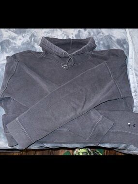 Under Armour womens black Crewneck Sweater